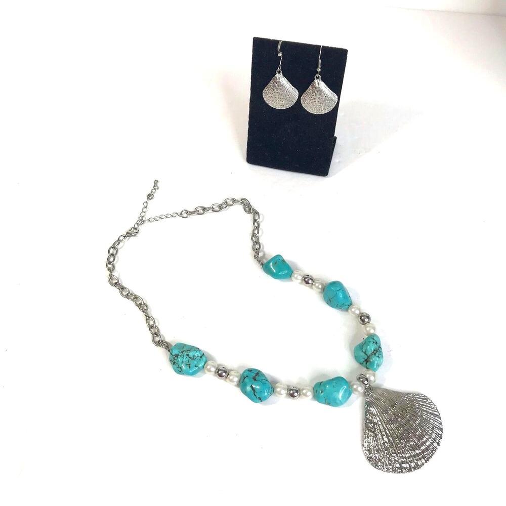 Clam Shell Princess Necklace Turquoise with Clam Dangle Drop Earrings - Picture 5 of 8